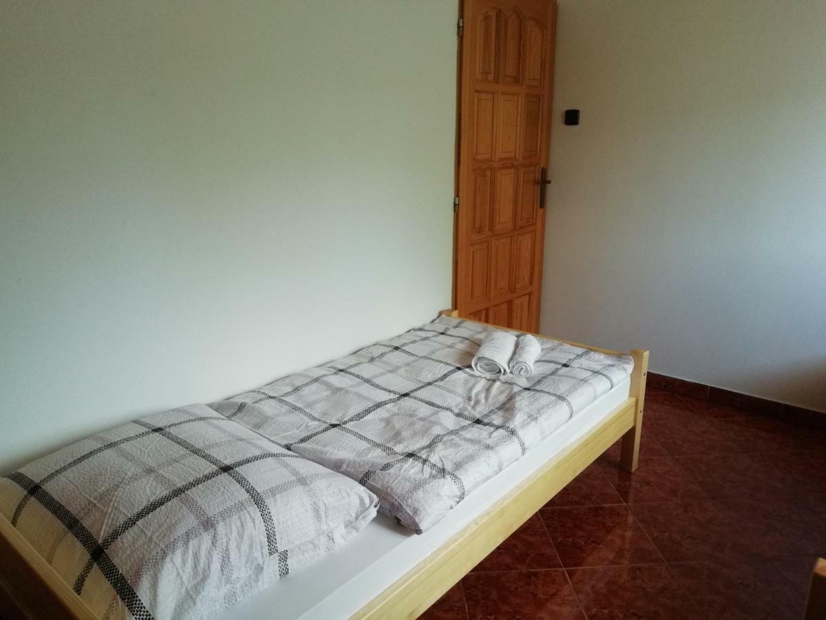 Privat Cerenica Appartement Belusa Buitenkant foto
